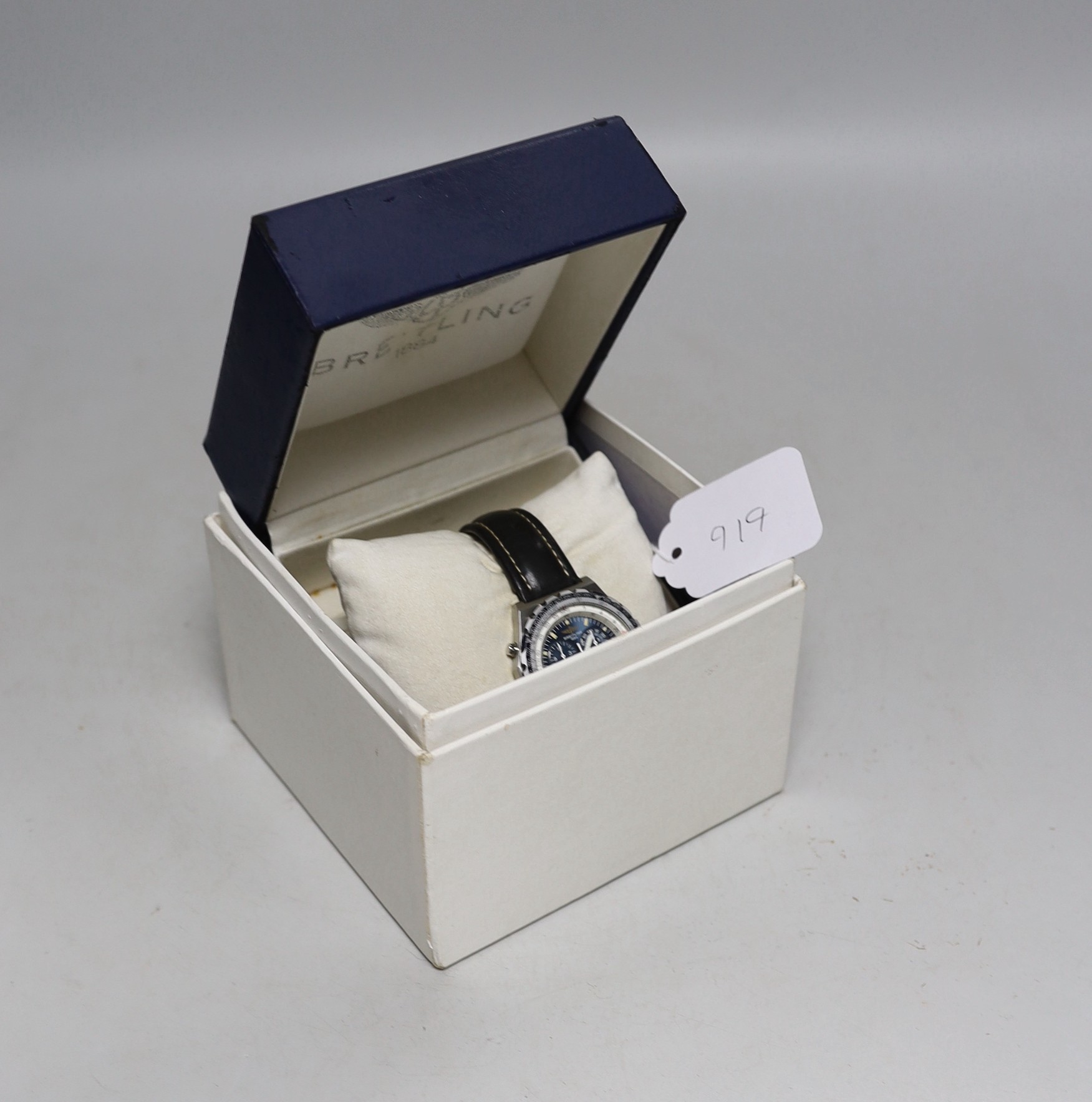 A gentleman's 1990's steel Breitling Navitimer Jupiter Pilot quartz wrist watch, with box and papers, case diameter 42mm, on Breitling leather strap.